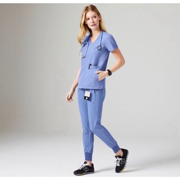 NWOT Figs Limited Edition Big Sky Fion Scrub Set Size S Blue Blue Joggers & Top - Picture 1 of 15